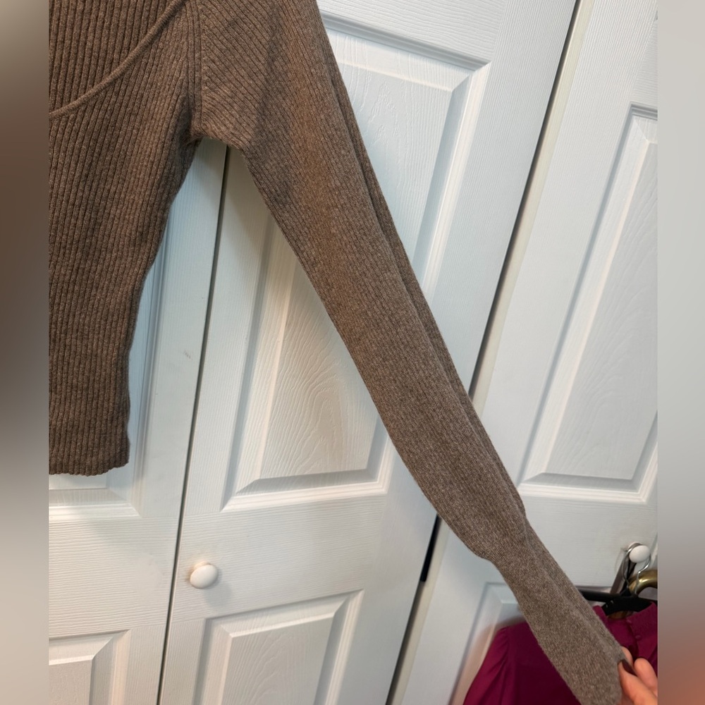 Reformation Hart Cashmere V-Neck Ribbed Sweater Sustainable Luxury Women's Knit - Picture 6 of 9